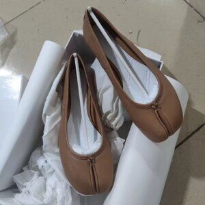 Maison Margiela Tabi Ballet Flats in Brown Leather